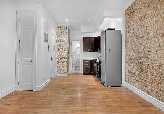 4th image of 419 E 82nd St #1F