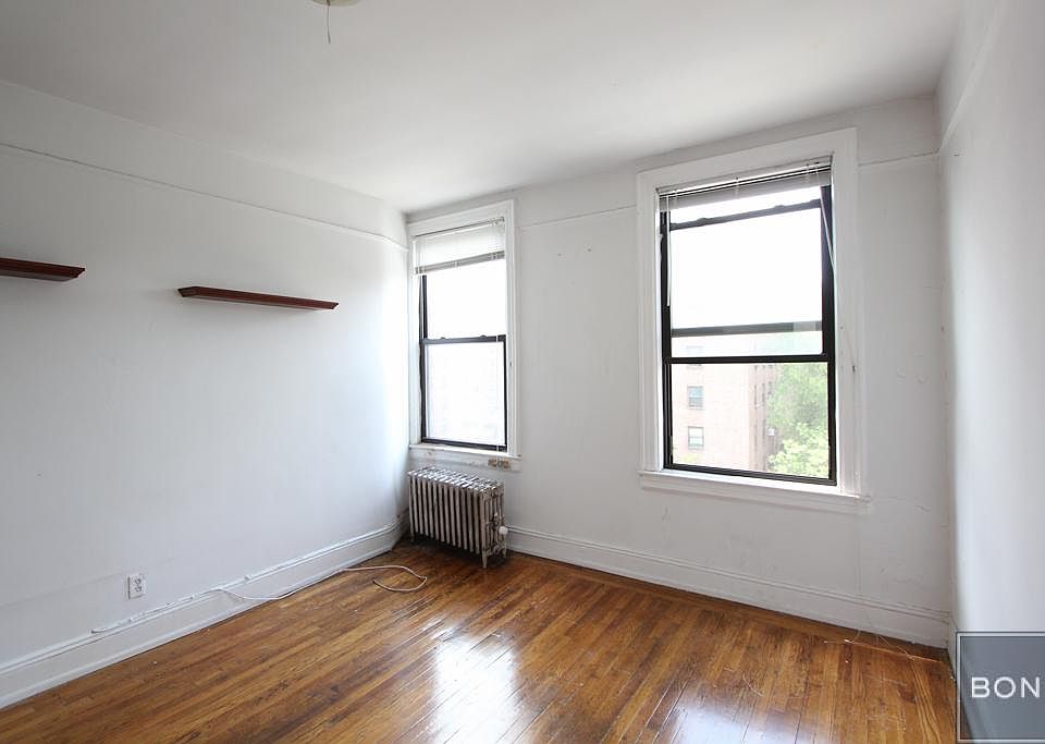 1st image of 132 9th Ave