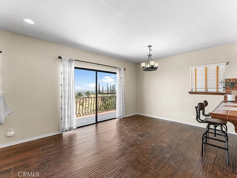 1055 Lakeview Dr — Photo 26