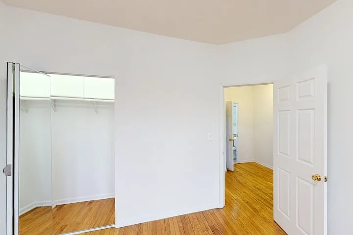 Woodlawn Court — Photo 13