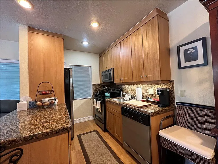 1423 Holly Heights Dr #7 — Photo 2