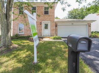 753 Shining Water Dr, Carol Stream, IL 60188