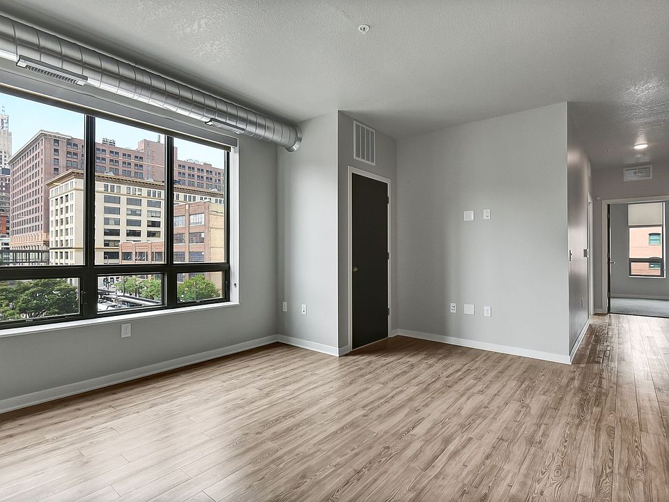 Building Photo 5