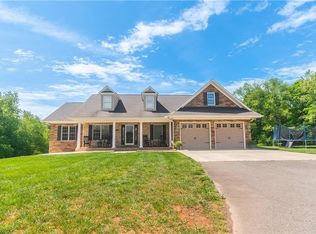 687 Red Brush Rd, Mount Airy, NC 27030