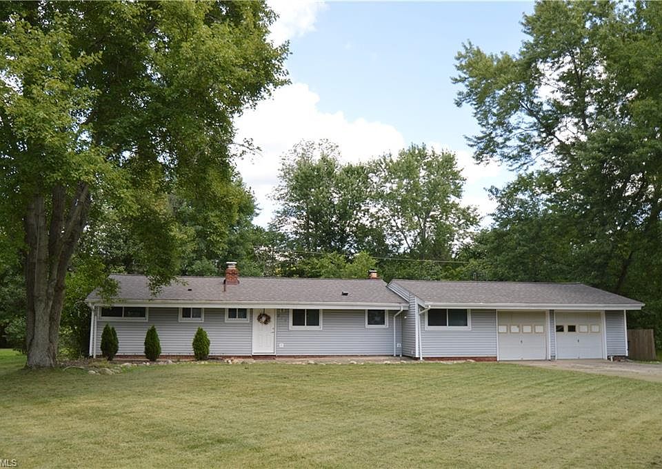 1st image of 215 Atterbury Blvd
