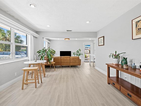 5th image of 1431 NE 32nd Pl