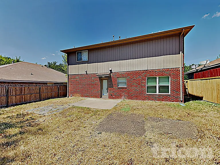 1105 Parker Ct — Photo 16