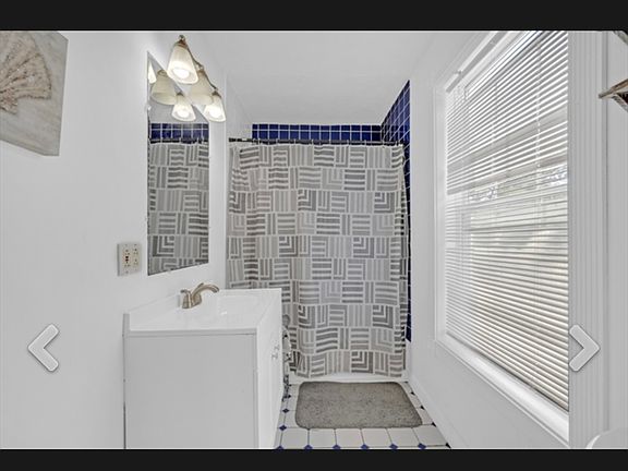 3rd image of 29 Goddard St #2