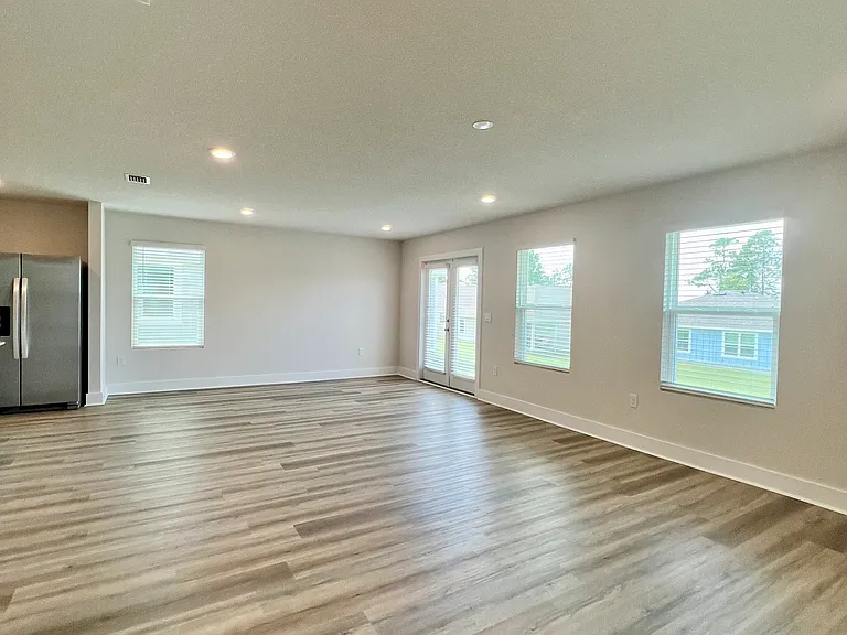 Living / Dining Area