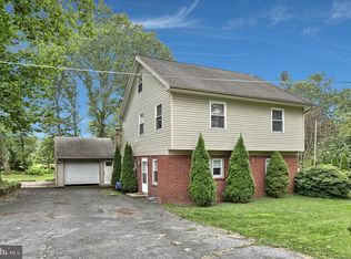 614 Canal Rd, Womelsdorf, PA 19567