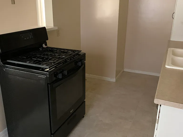 1745 Orizaba Ave #B — Photo 17