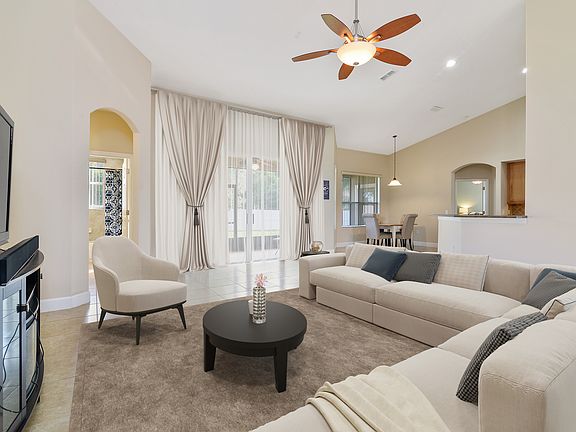 Soaring high Ceilings!!12 ft