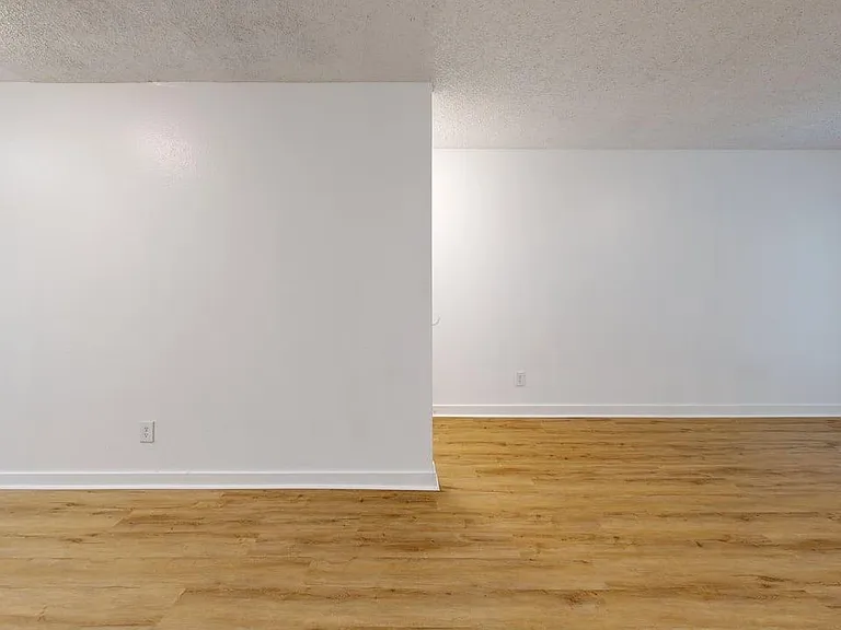 Ellyson Apartment Homes — Photo 15