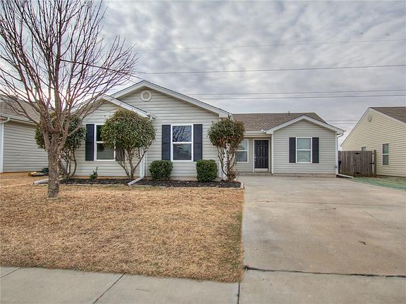 3rd image of 944 SW 156th St