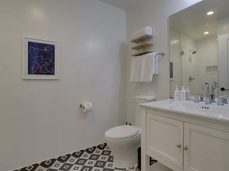 712 G St SE #B1 — Photo 5