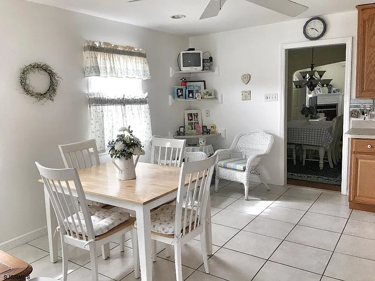 209 N Rosborough Ave — Photo 7
