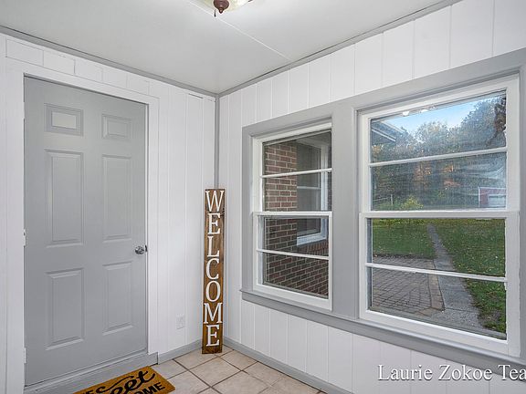 3rd image of 9802 Lake Michigan Dr
