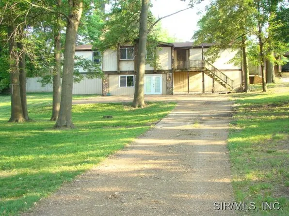 401 E 2nd St, Okawville, IL 62271