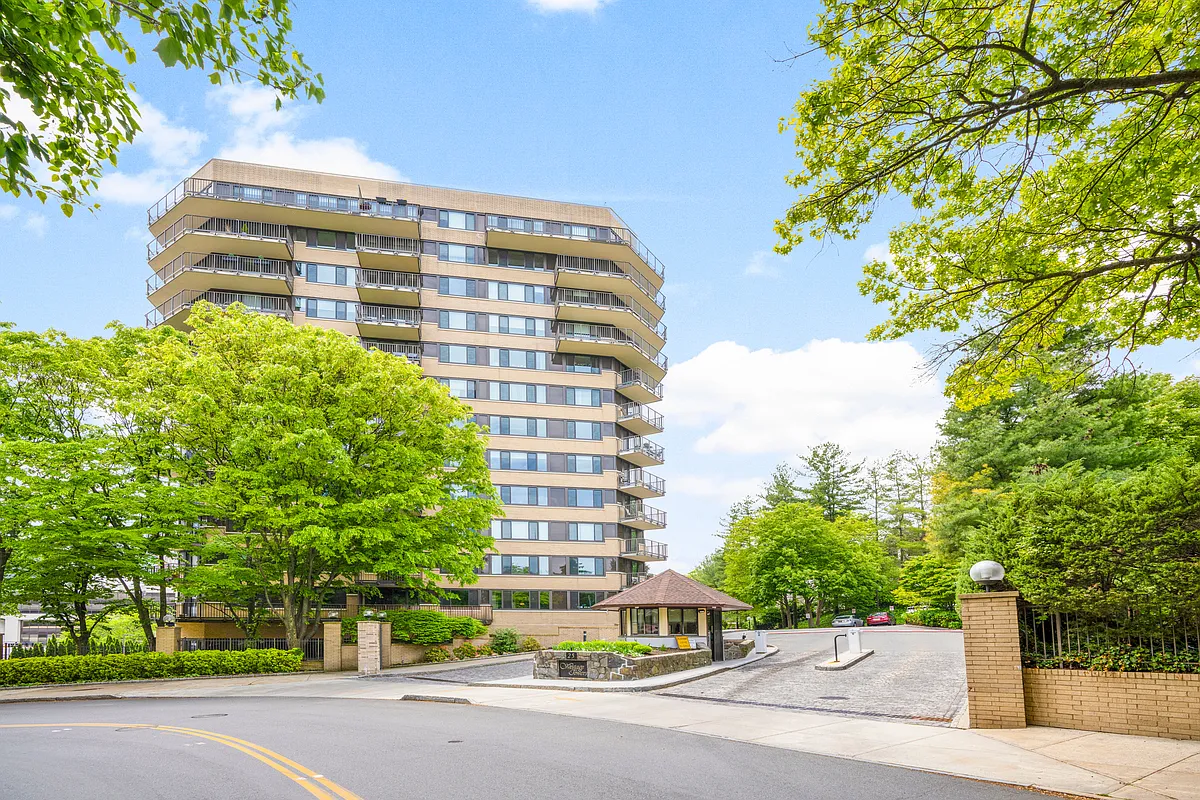 Building Photo - 25 Rockledge Ave #614E