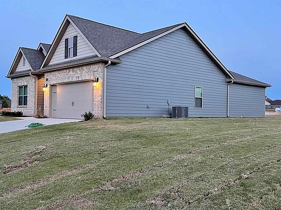 2nd image of 505 Riverdale Dr