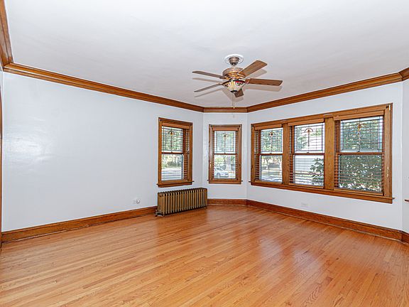 3rd image of 5253 W Wrightwood Ave