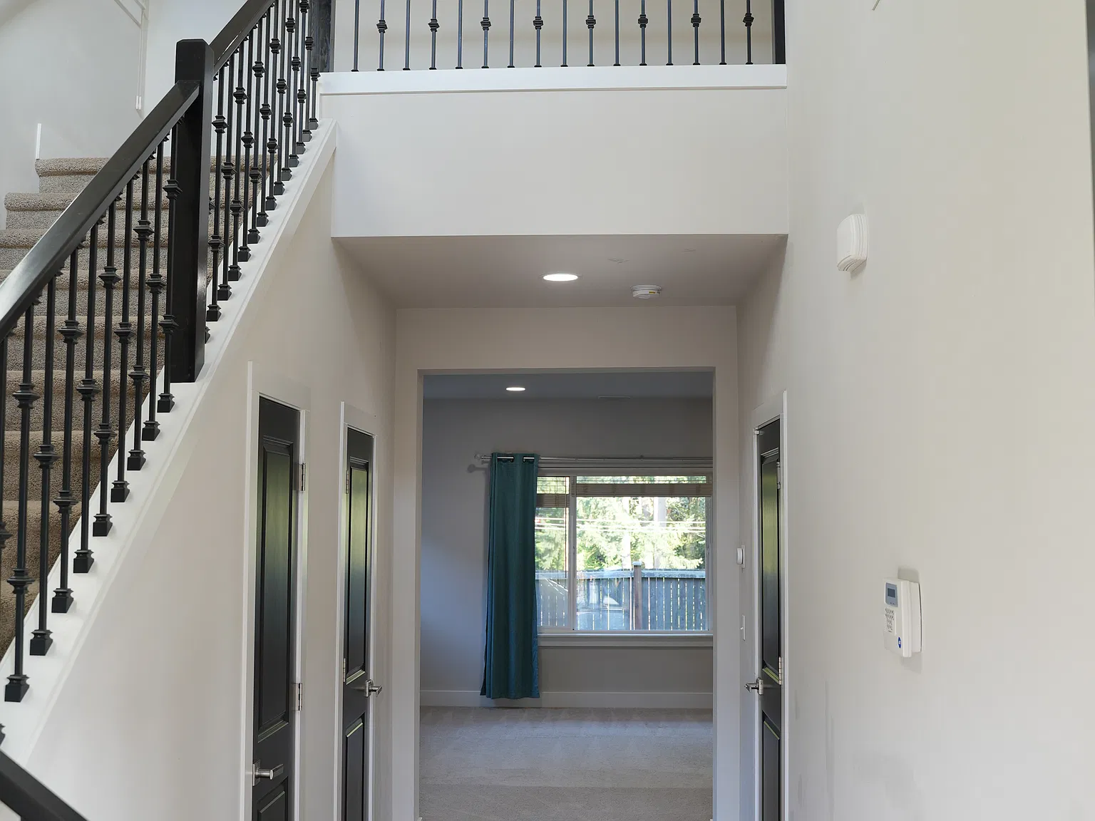 4 bed, 2.5 bath, 2127 sqft, $3,850 — Photo 4