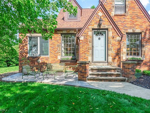 3rd image of 6040 Deering Ave