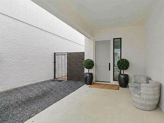 2nd image of 293 Estates Cir