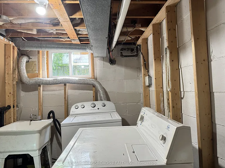 21 Davis Rd #LOWER — Photo 7