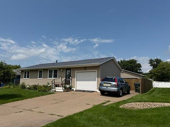 2nd image of 2807 Broadlawn Ave
