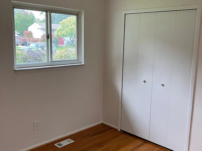 8440 Doncaster Dr — Photo 15