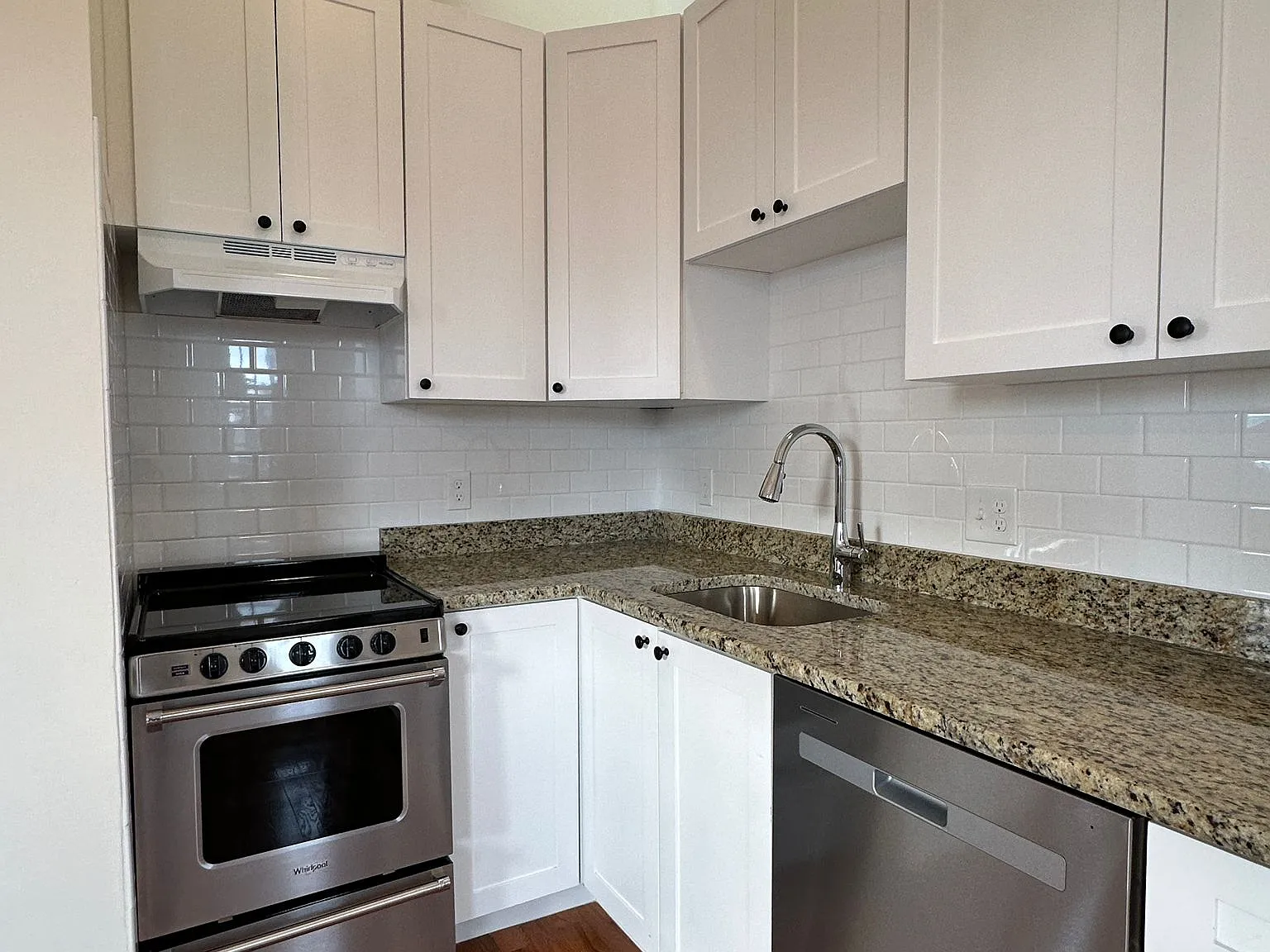 1 bed, 9999 sqft, $3,775 — Photo 4
