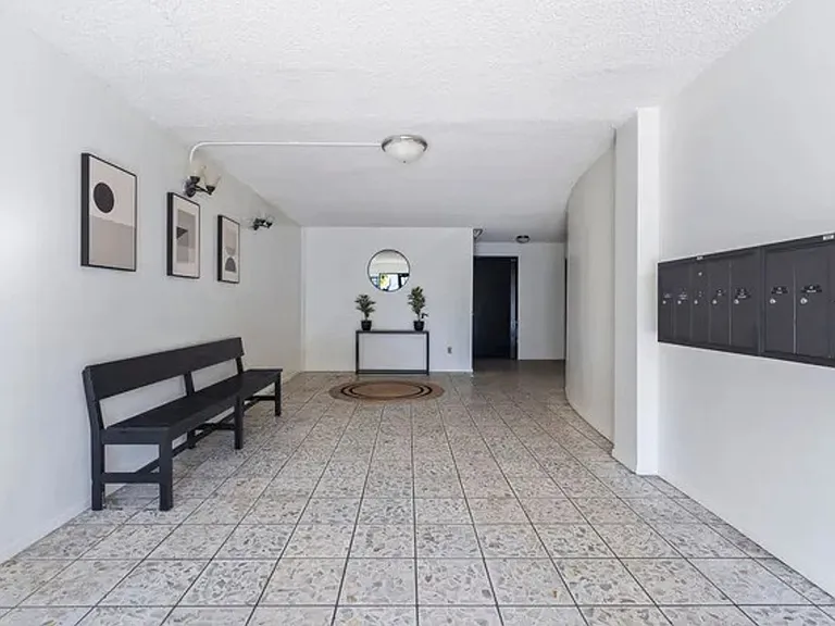 1332 N Vista St — Photo 11