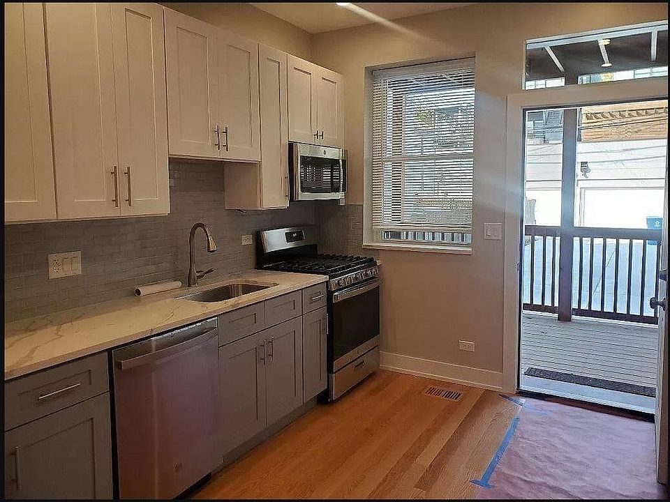 1st image of 2058 N California Ave #1R