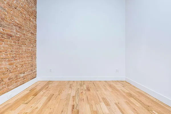 Rented by Nooklyn NYC LLC | media 31