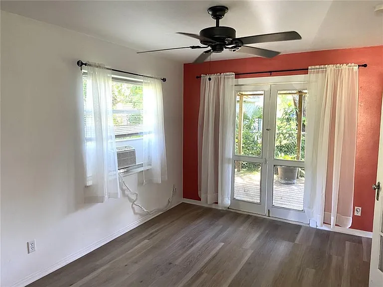 1838 20th Ave — Photo 15