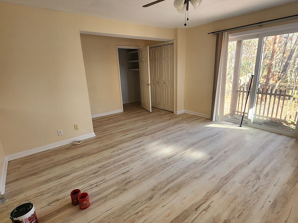 1st image of 27 Bullis Dr #1