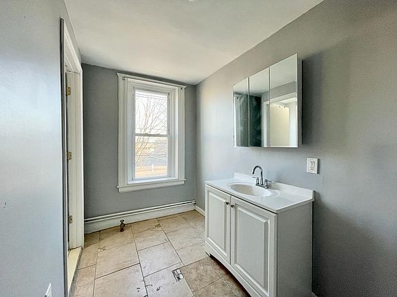 2nd image of 373 Fairmount Ave #3A