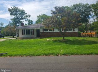 2 Decou Dr, Morrisville, PA 19067
