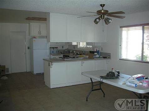 3rd image of 10738 Cypress St