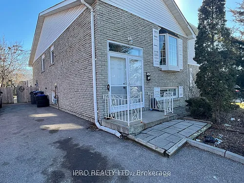 498 Daralea Hts #UPPER Photo 1