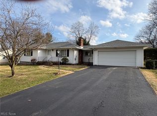2921 Decamp Rd, Youngstown, OH