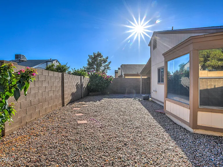 815 E Calle Del Norte — Photo 36