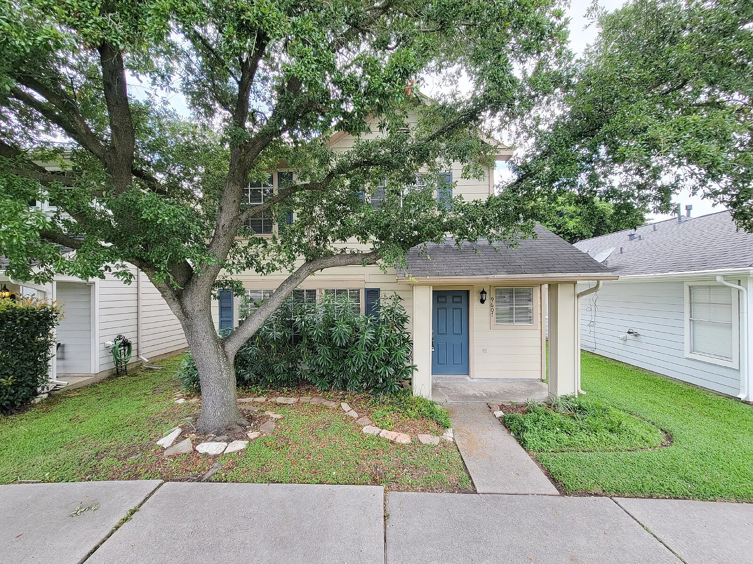 3 bed, 2.5 bath, 1712 sqft, $1,650 — Photo 2