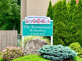 23 Scuppo Rd APT 3-2, Danbury, CT 06811