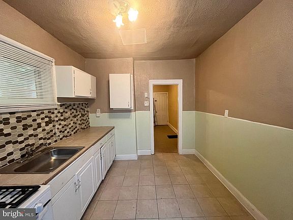 5th image of 428 S 61st St