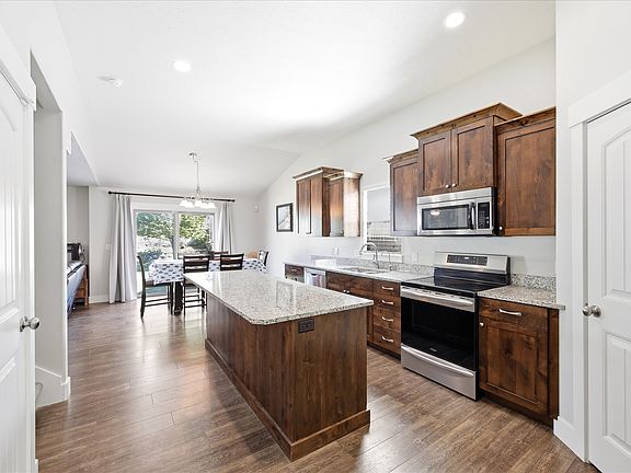 4th image of 2854 W Bear Ridge Way