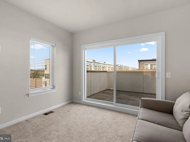 16154 Bowery St — Photo 25