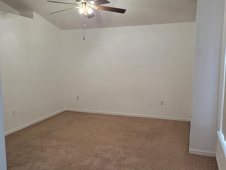 4615 Elena Way — Photo 8