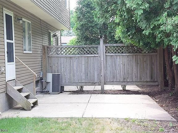 3rd image of 3615 & 3617 N Sunnyfield Dr